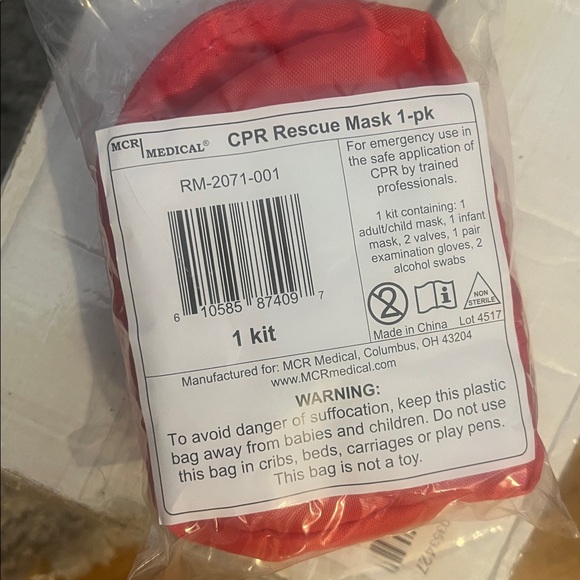 CPR Rescue Mask Kit with Red Carrying Case - Picture 7 of 10